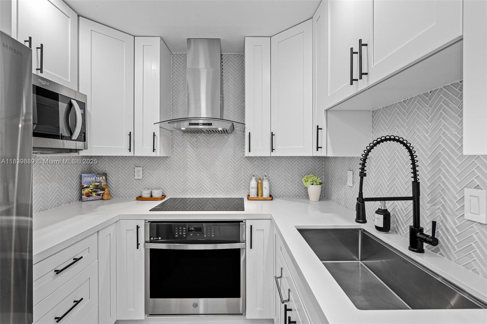 CORONADO CONDO TOWER I - Residential