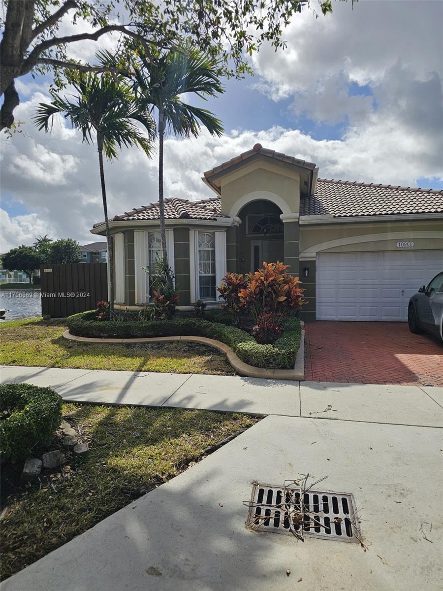 10960 Nw 84th St, Doral, Miami-Dade County, Florida - 4 Bedrooms  
3 Bathrooms - 