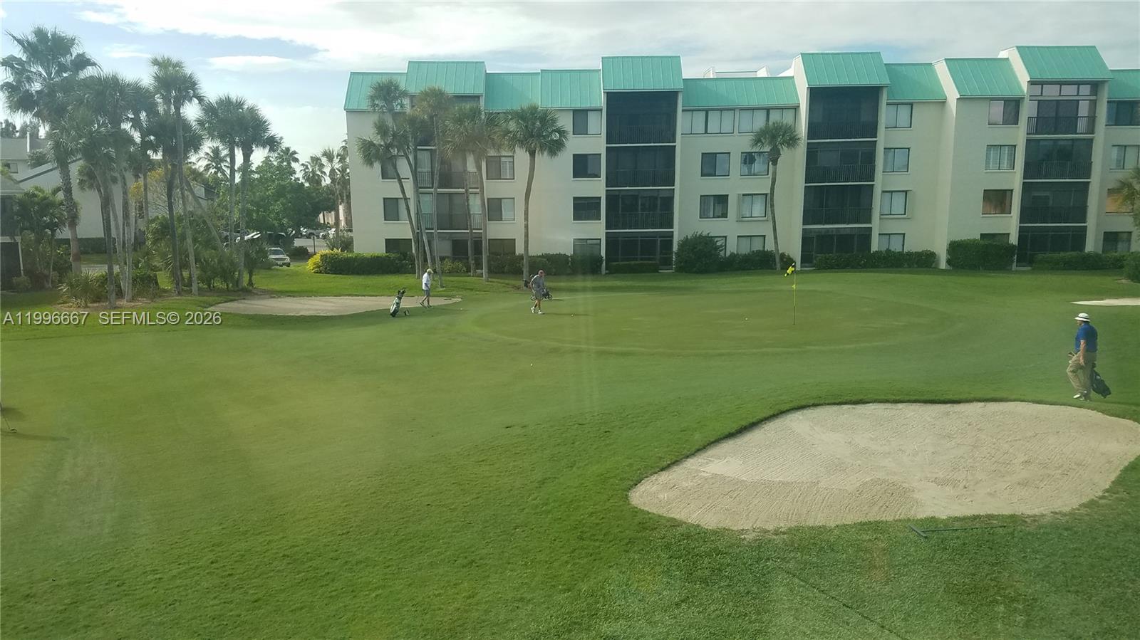 GOLF VILLAS - Residential