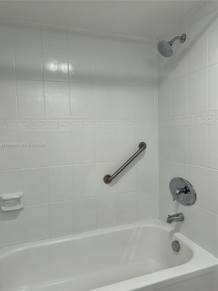 GOLF VILLAS - Residential