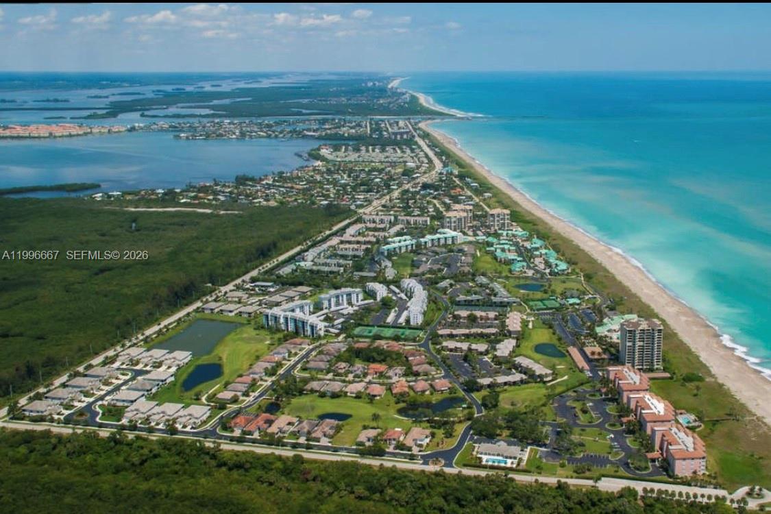 GOLF VILLAS - Residential