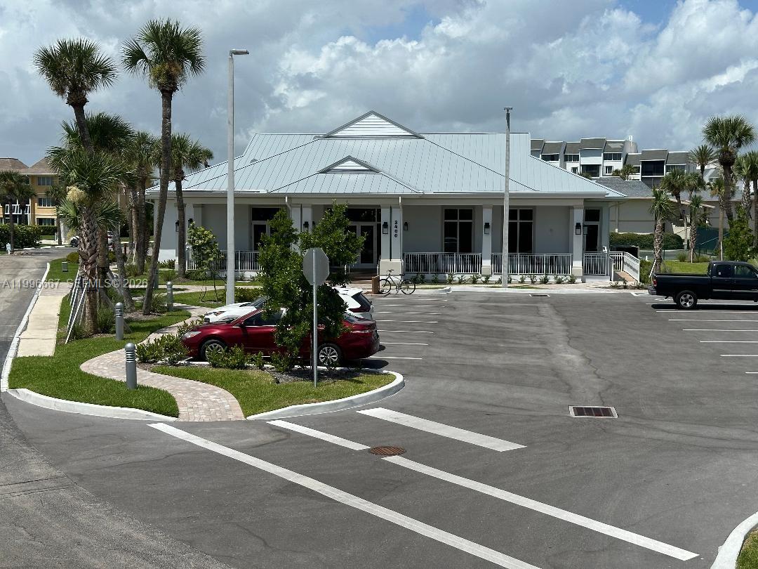 GOLF VILLAS - Residential