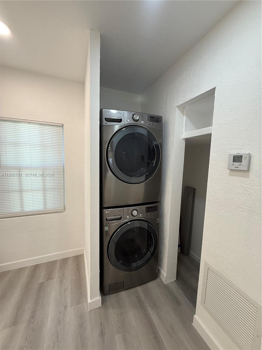 N MIAMI ESTATES - Residential