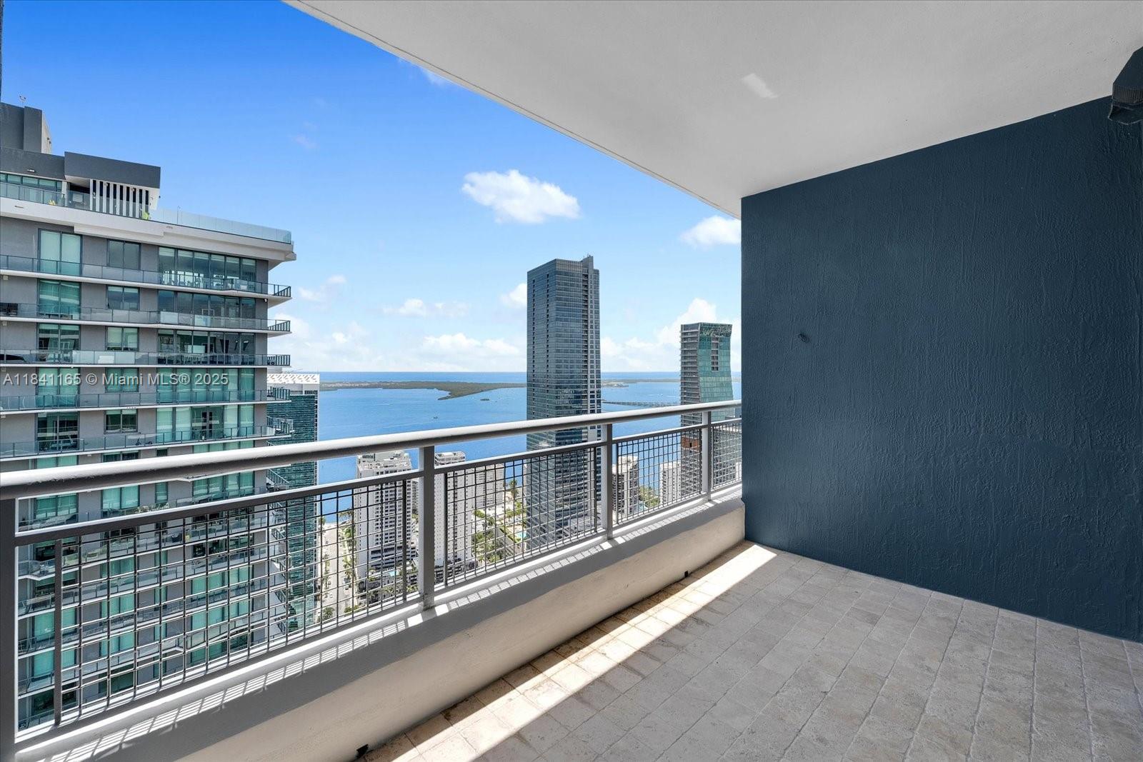 INFINITY AT BRICKELL COND - Residential