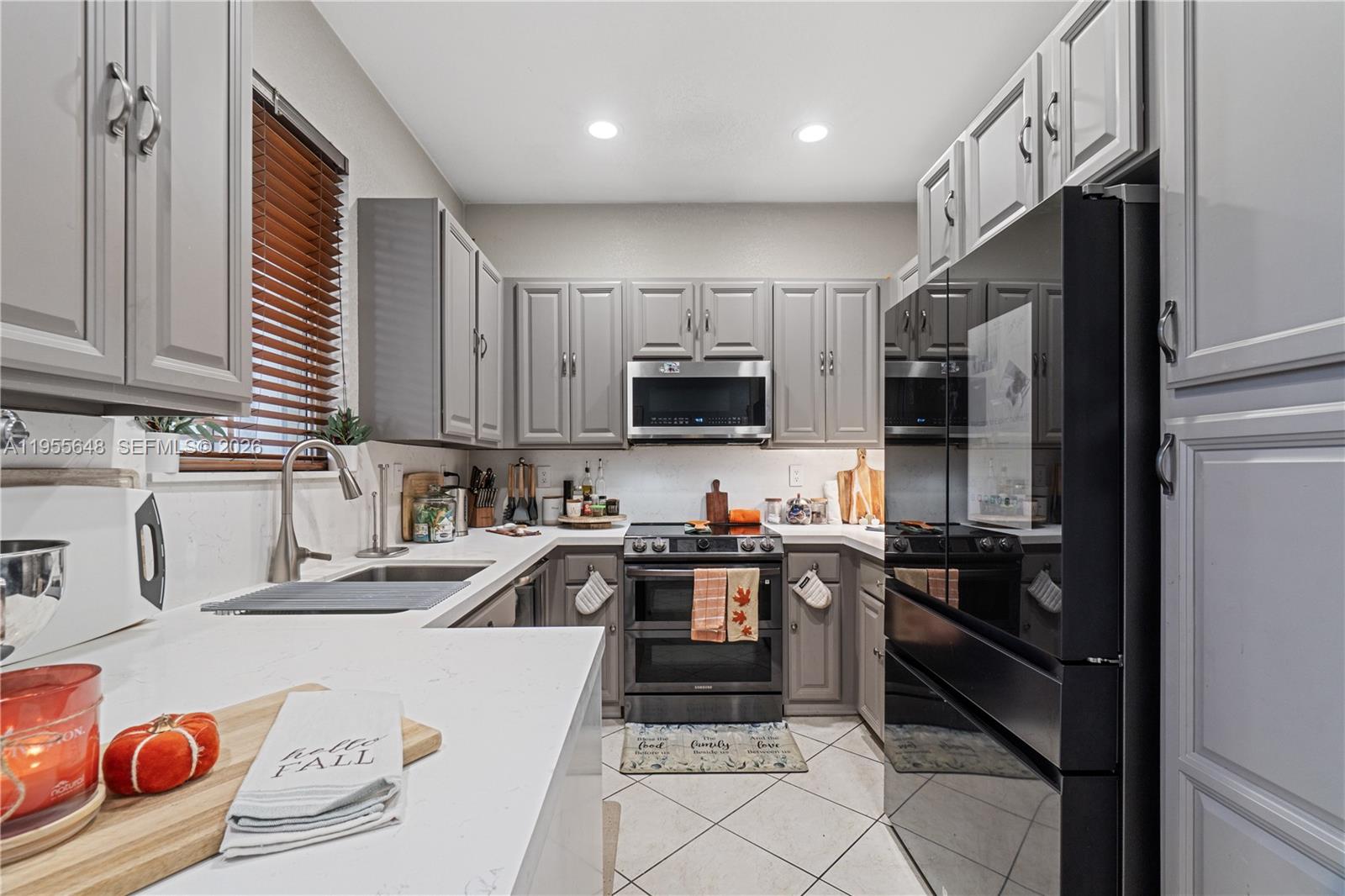 MAJORCA ISLES III CONDO - Residential