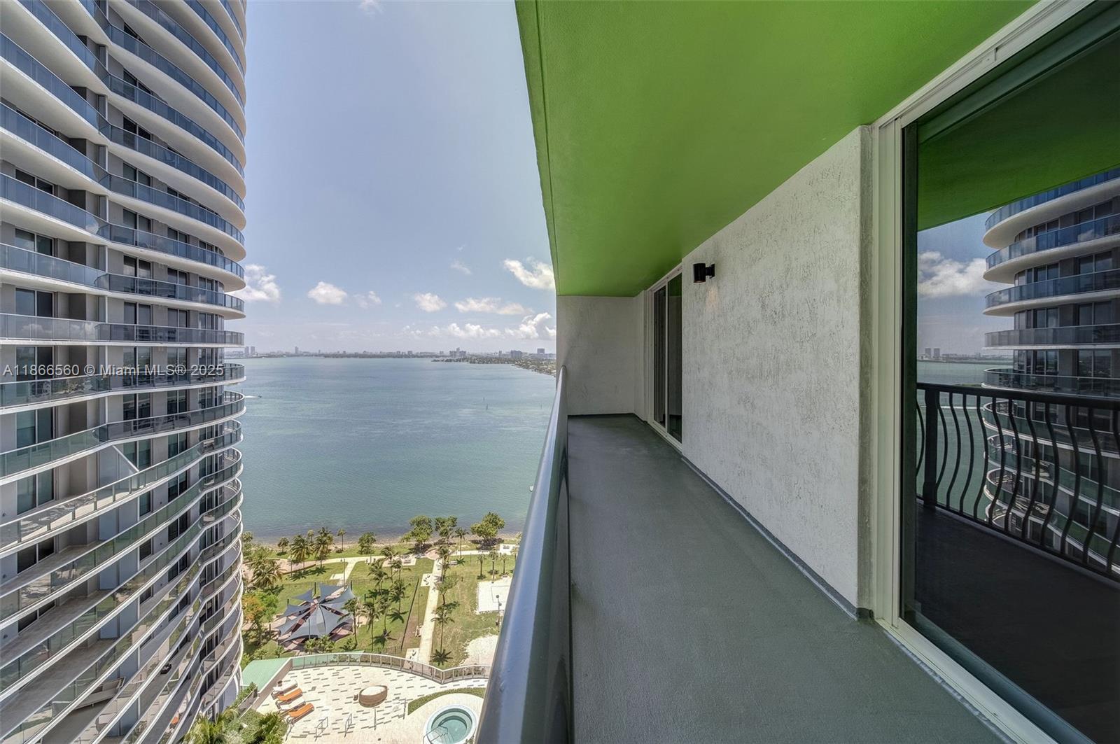AVAILABLE 10/11 (UNIT CAN'T BE SHOWN TILL AVAILABLE DATE). Photos may be from another floor, but are the same line. The Bay Parc community is walking distance of Downtown Miami's many wonderful attractions. Bay Parc features newly renovated amenities and common areas, a variety of floor plans with granite counter tops, SS appliances, hardwood floors and in-unit washer & dryer. Move in cost are 1st month + $1500 deposit. Parking cost $125 p/m. Pet Fee: $400+$60/month. *FAST APPROVAL! (NOTE: Rental rates are subject to change depending on move-in date and lease term. Advertised rate is best rate and maybe on leases longer than 12 months. Proof of income greater than 3x 1 month's rent is required and minimum credit score of 620 or higher in order to be approved).