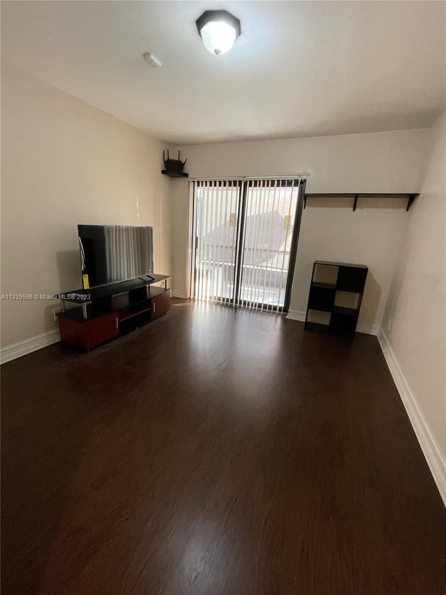 LAKES - Residential Lease