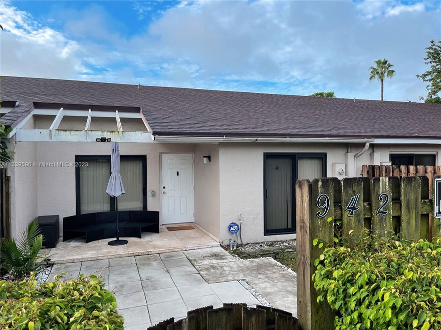 Discover the beauty and convenience of this 2 bed 2 bath home in Deerfield Beach. Just 10 minutes from the beach and a short 5-minute drive to shopping, dining, and major highways, this home offers a fantastic location. Partially furnished with comfortable furnishings including a king bedroom set, this property is the perfect blend of style and functionality. Both bedrooms offer ample space and privacy as master suites. In-unit washer and dryer, hurricane-proof doors and windows, ring doorbell, security cameras and private driveway provides added convenience. The community offers a pool, recreational room, and tennis courts. Don't miss this incredible opportunity. use showingtime to schedule
HOA Application fee of $150/each person or per married couple, and $150 refundable deposit