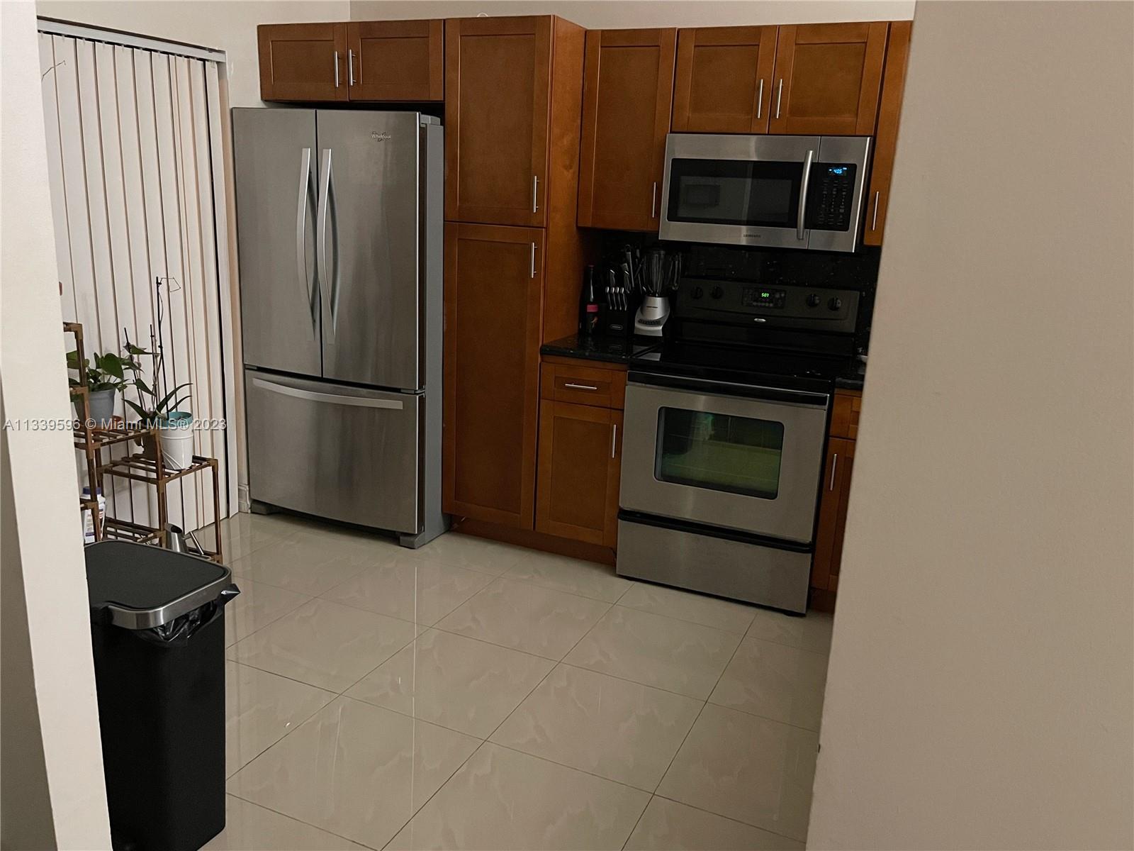 LAKES - Residential Lease