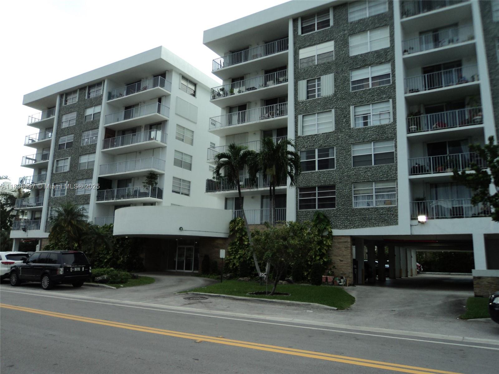 UPDATED 2/2 IN VERY GOOD CONDITION
PRESTIGIOUS BAY HARBOR ISLANDS, RENOVATED KITCHEN & EAT-IN, PARKING FOR SECOND VEHICLES, IMPACT WINDOWS OR SHUTTERS ON ALL WINDOWS, BIG TERRACE, EXERCISE ROOM, ACTIVITIES ROOM. BIG LIVING ROOM, BIG MASTER ROOM & BIG CLOSETS, APT 1,230 SQFT, PORCELAIN TILES (ONLY LIKE A YEAR OLD), APT HAS AN ASSESMENT, CABLE & INTERNET INCLUDED IN MAINTENANCE. High-ranking Ruth Broad K-8 School. PLEASE DO NOT DISTURB RENTER. Equal Housing Opportunity!