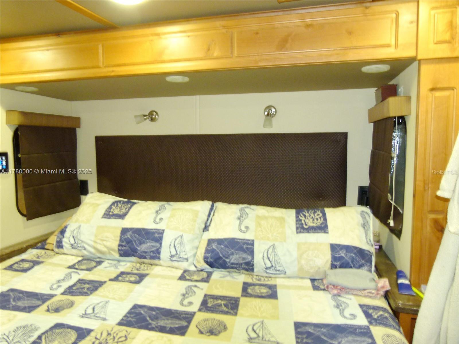 Silver Palms RV Resort - Land