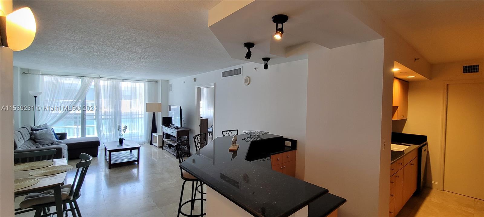 THE COLLINS CONDO - Residential Lease