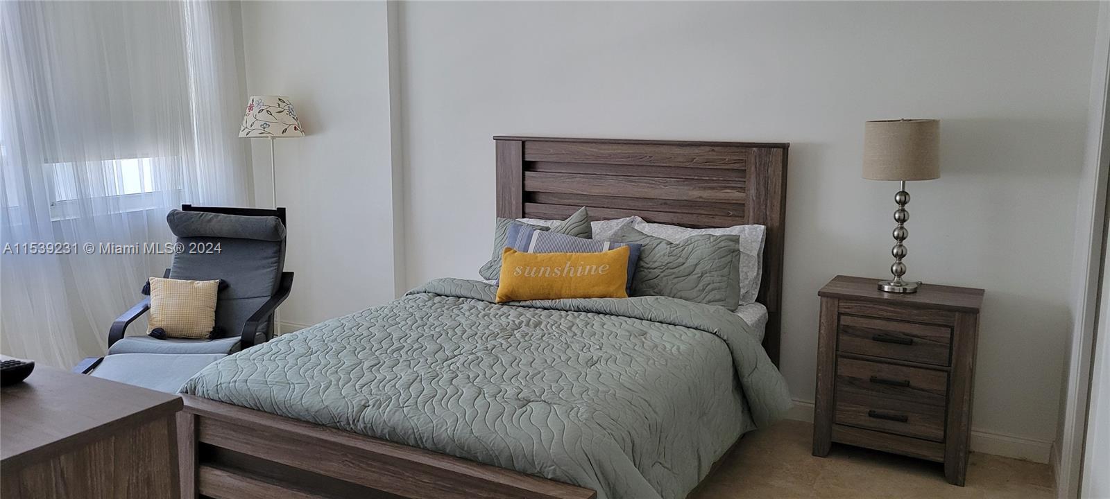 THE COLLINS CONDO - Residential Lease