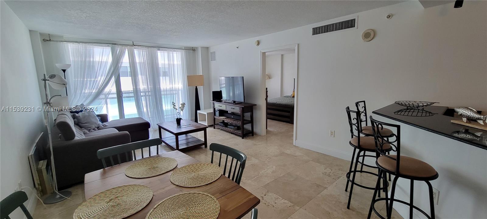 THE COLLINS CONDO - Residential Lease