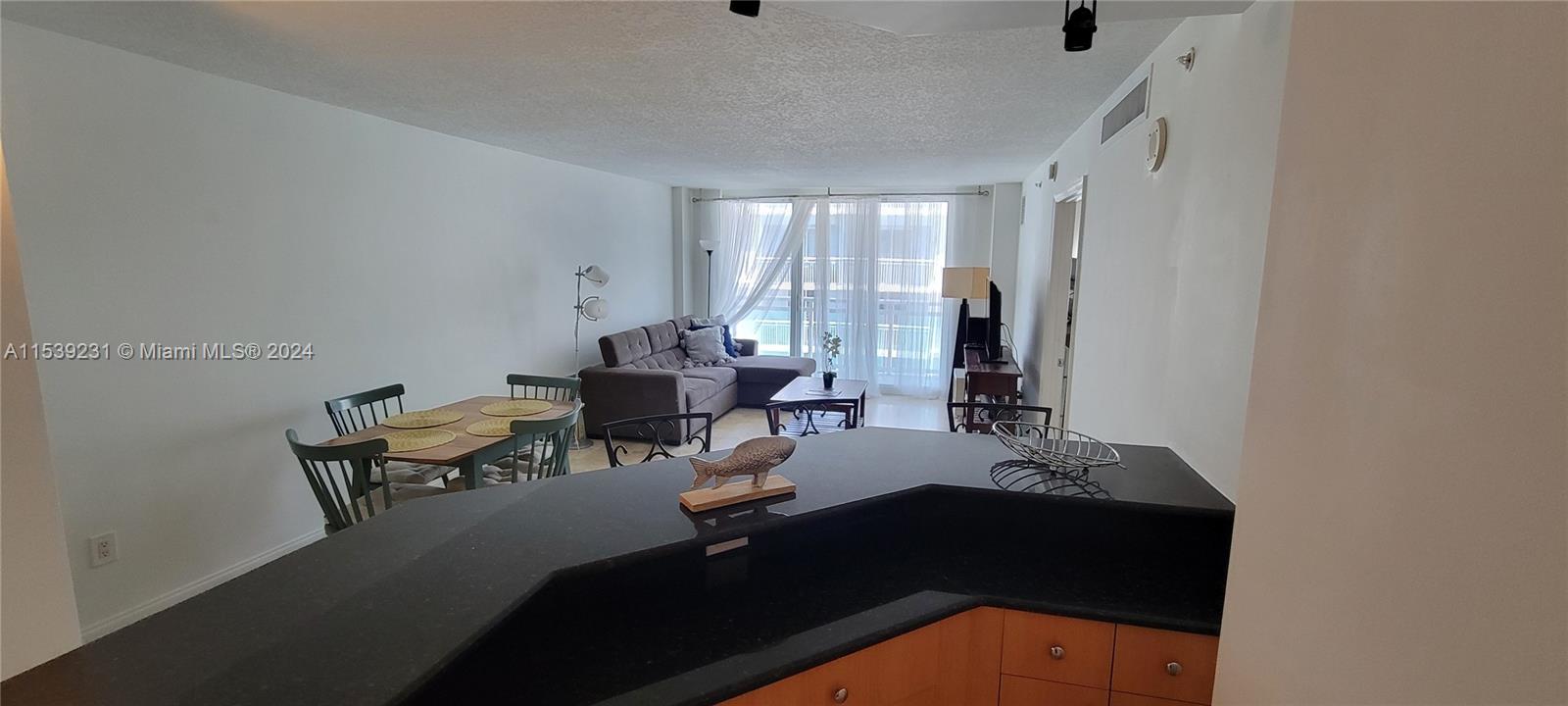 THE COLLINS CONDO - Residential Lease