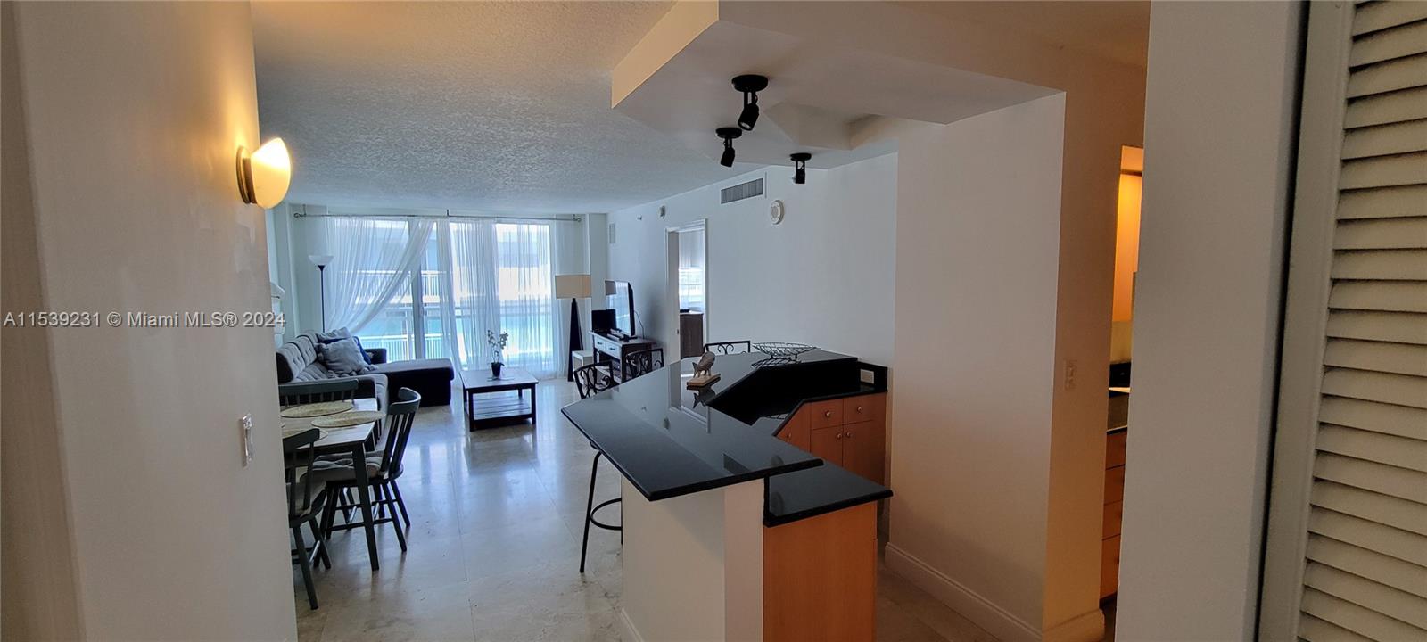 THE COLLINS CONDO - Residential Lease