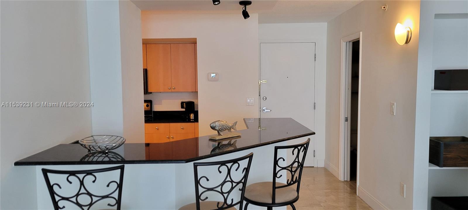 THE COLLINS CONDO - Residential Lease