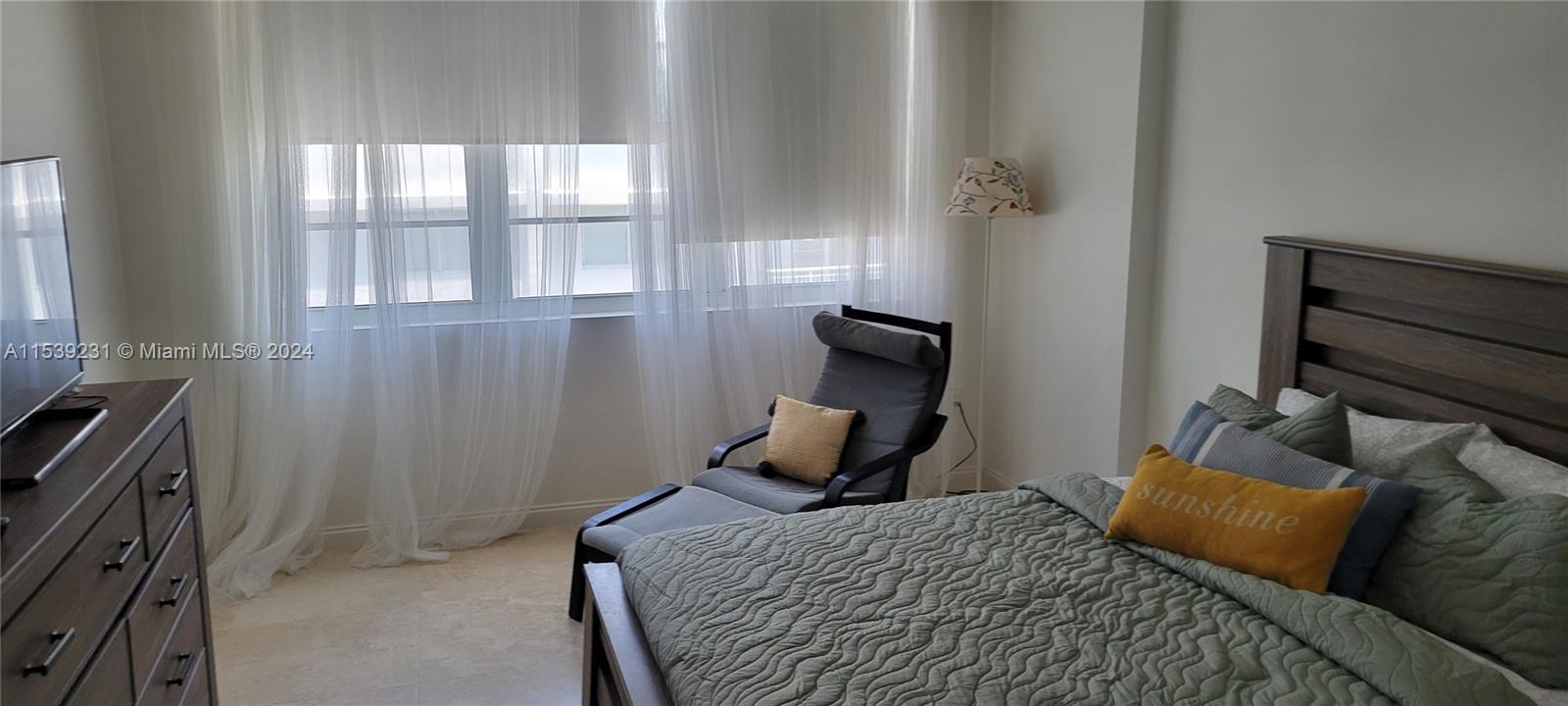 THE COLLINS CONDO - Residential Lease