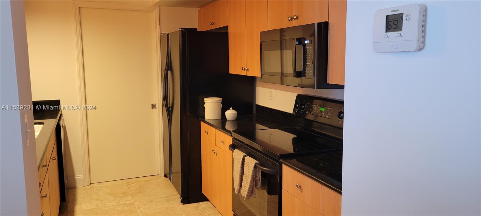 THE COLLINS CONDO - Residential Lease