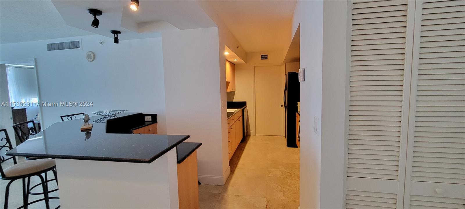 THE COLLINS CONDO - Residential Lease