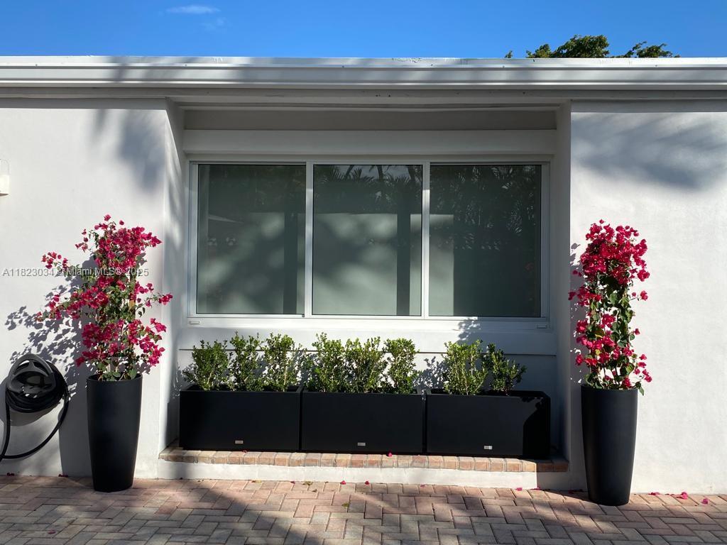 HOLLYWOOD GOLF ESTATES SE - Residential