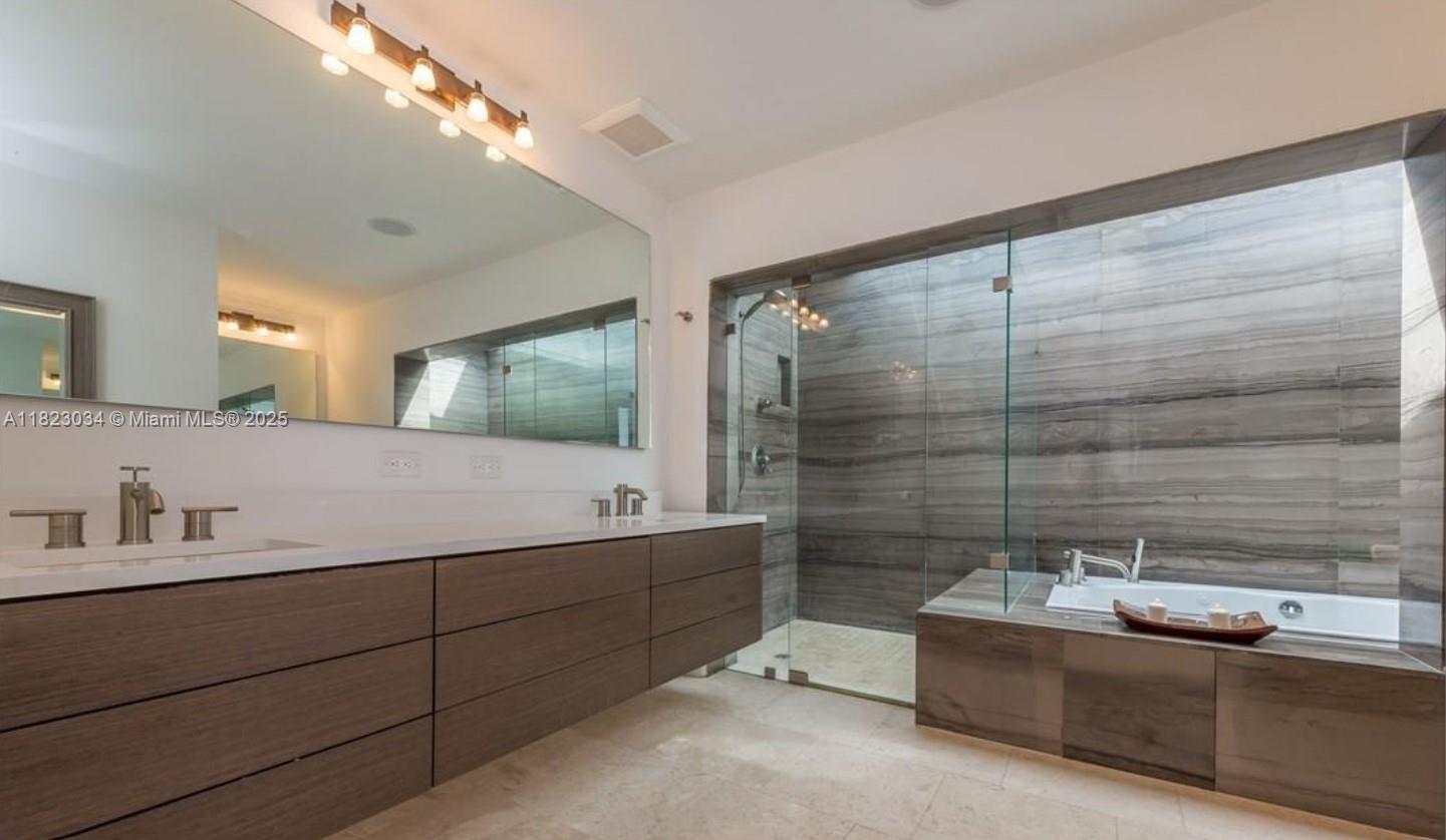 HOLLYWOOD GOLF ESTATES SE - Residential