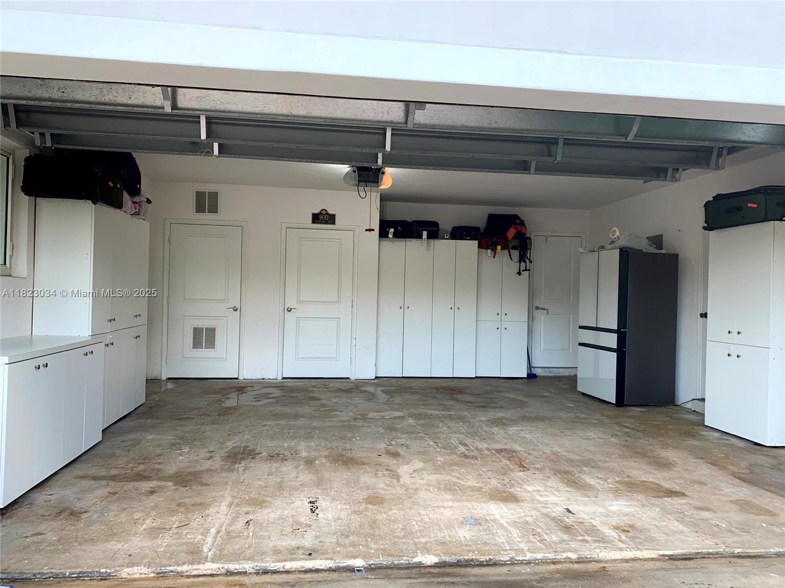 HOLLYWOOD GOLF ESTATES SE - Residential