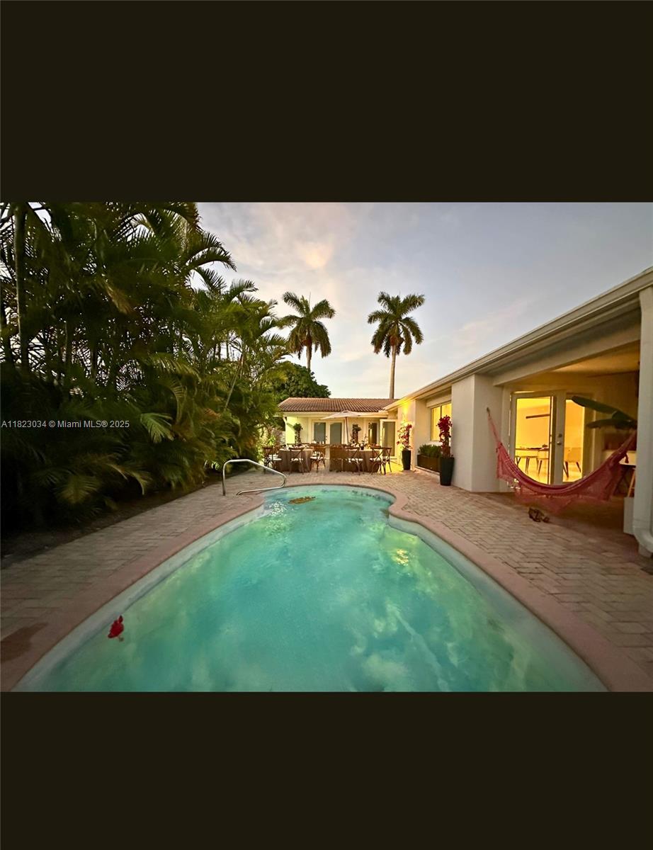 HOLLYWOOD GOLF ESTATES SE - Residential