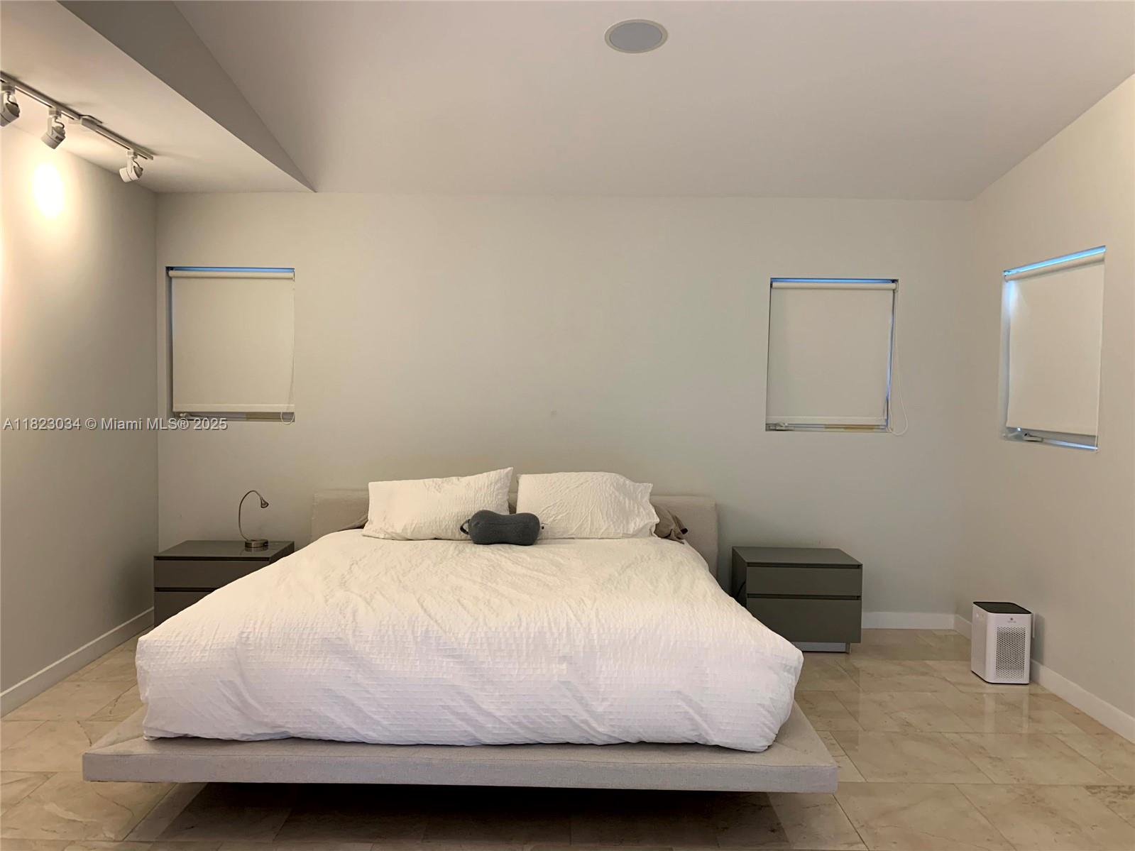 HOLLYWOOD GOLF ESTATES SE - Residential