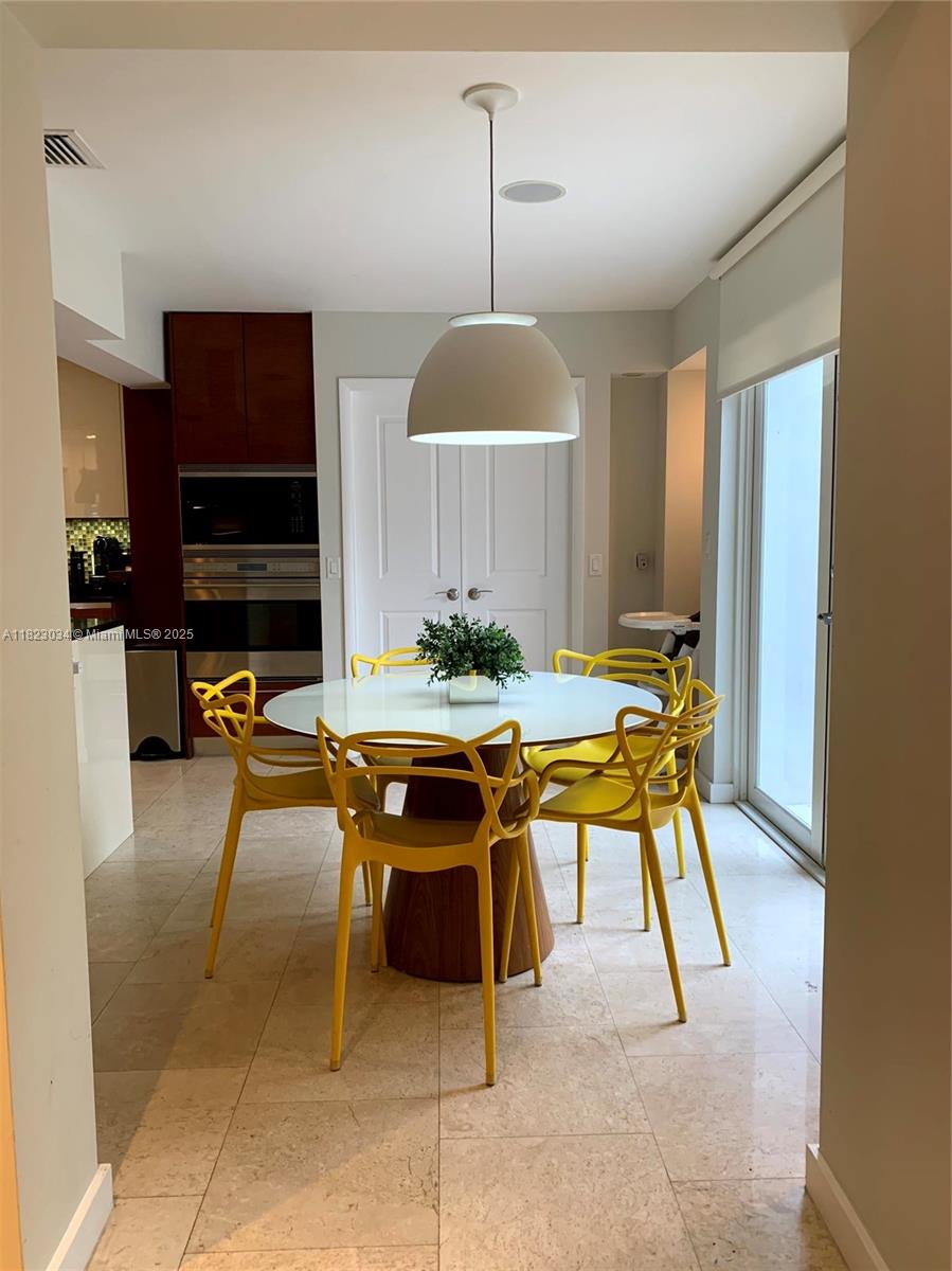 HOLLYWOOD GOLF ESTATES SE - Residential