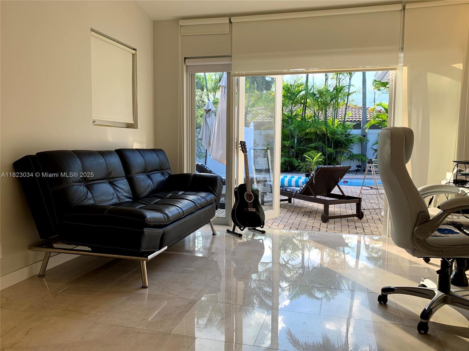 HOLLYWOOD GOLF ESTATES SE - Residential