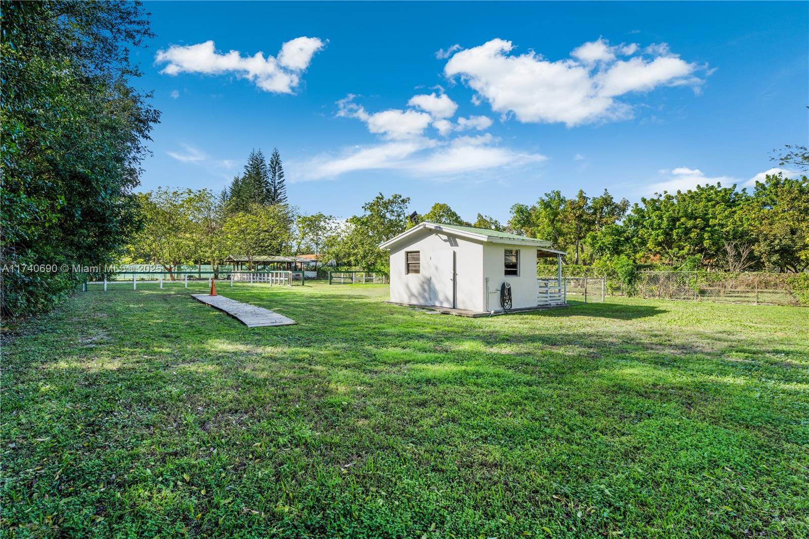 BIRD ROAD FARMSITES - Residential