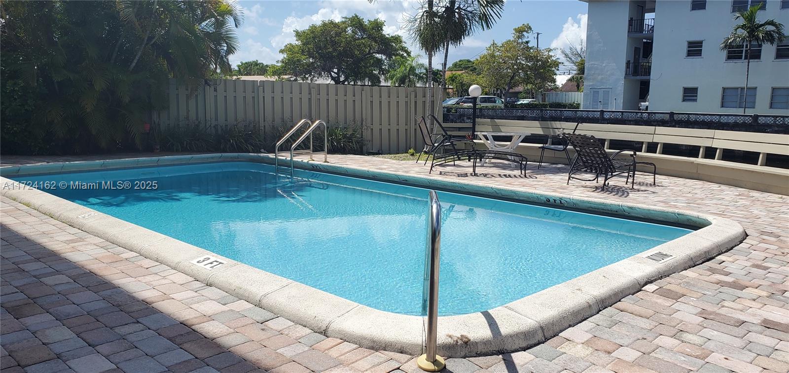 CORAL POINT CONDOMINIUM - Residential