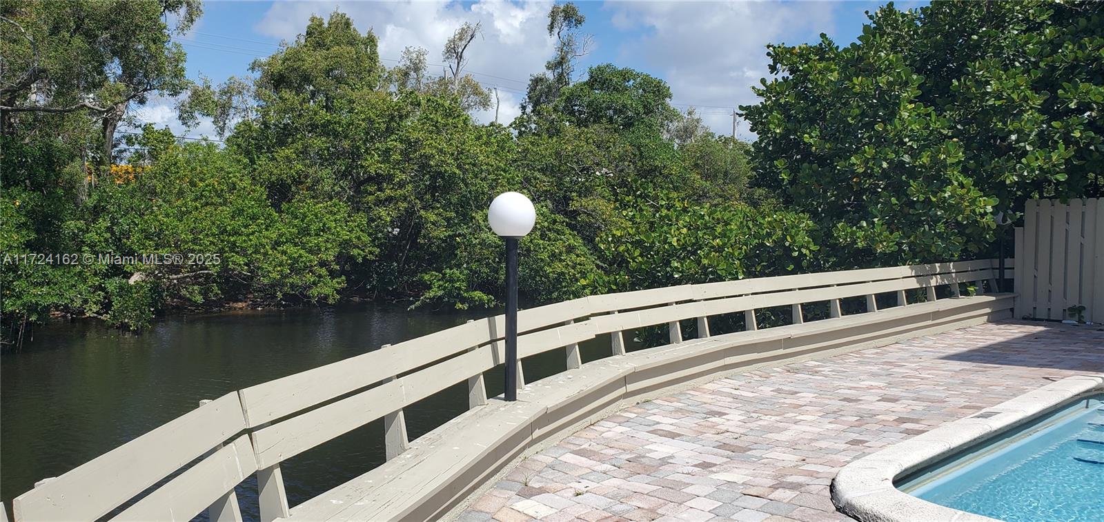 CORAL POINT CONDOMINIUM - Residential