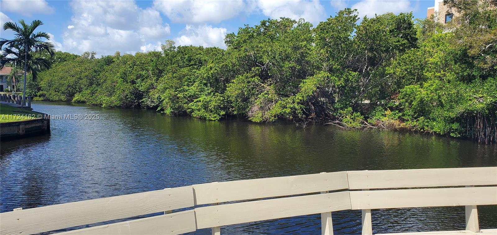 CORAL POINT CONDOMINIUM - Residential