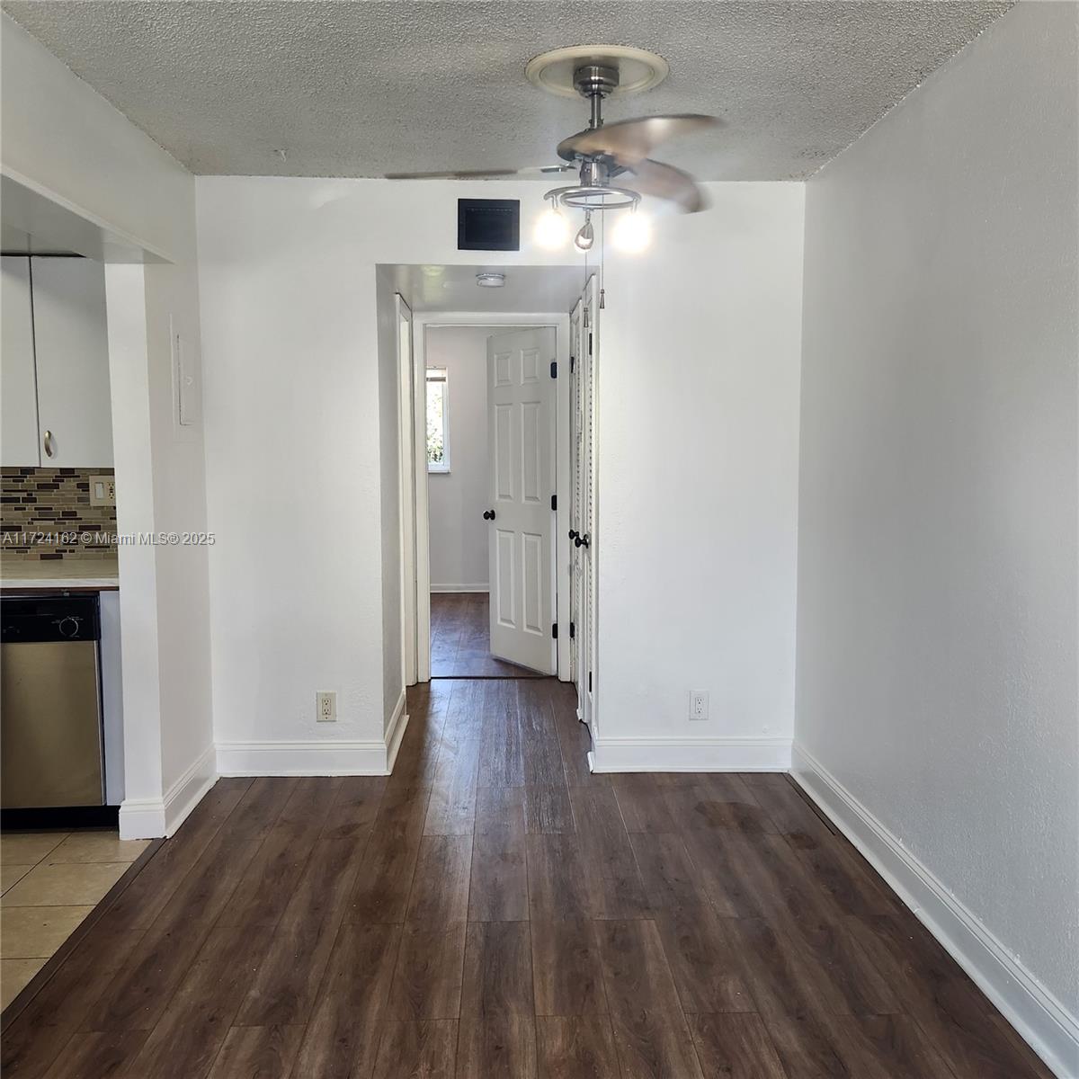 1400 NE 54th St 106