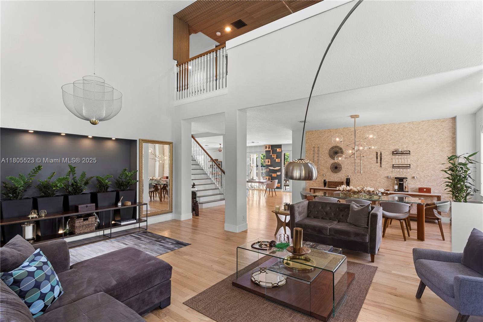 3905 Pinecrest Ct