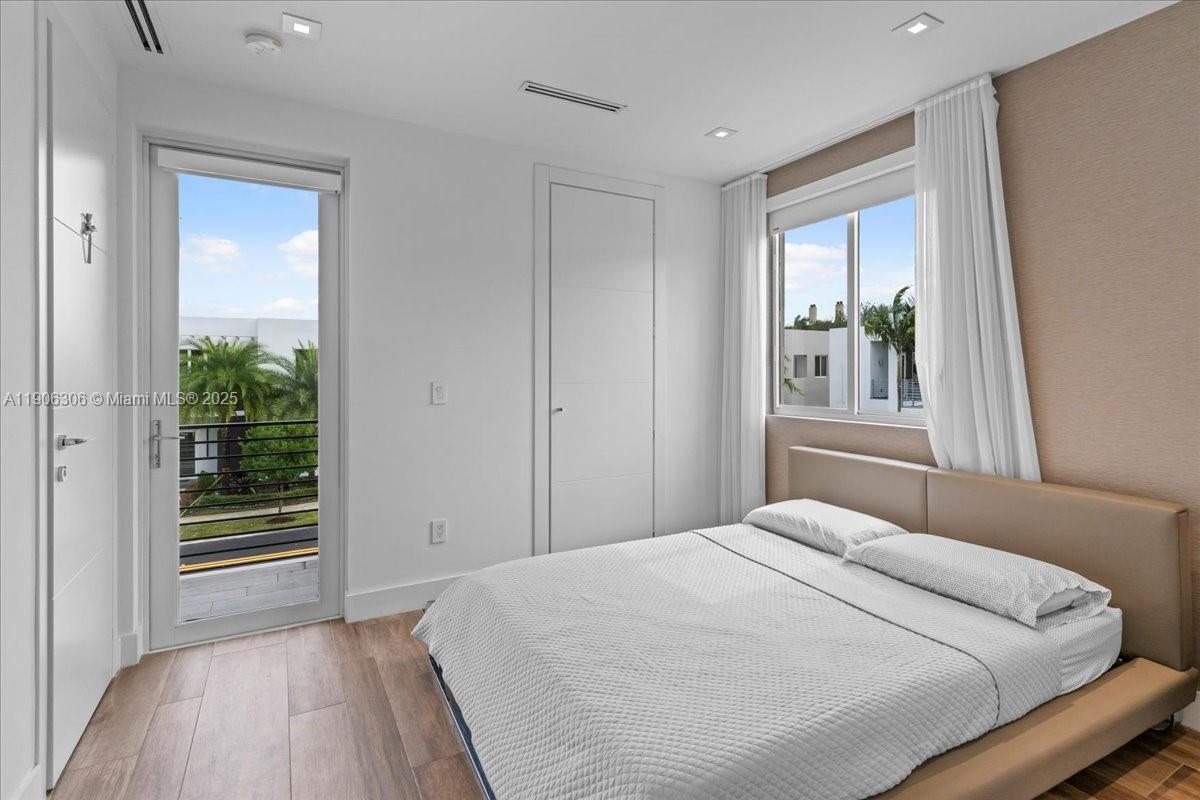 DORAL COMMONS RESIDENTIAL - Residential