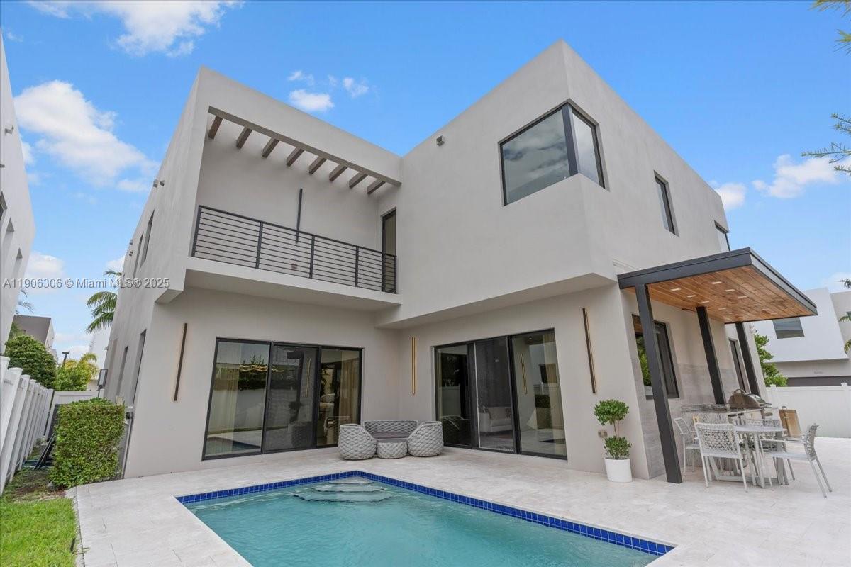 DORAL COMMONS RESIDENTIAL - Residential