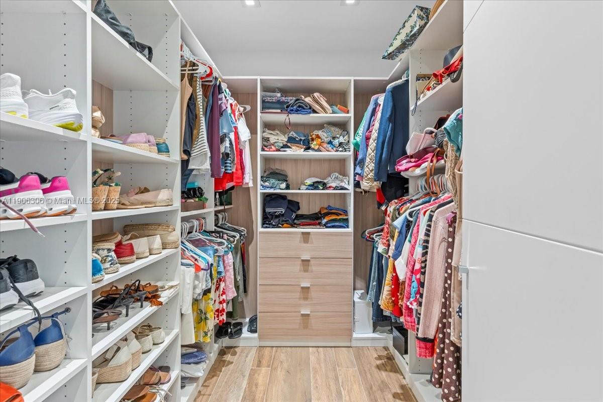 DORAL COMMONS RESIDENTIAL - Residential