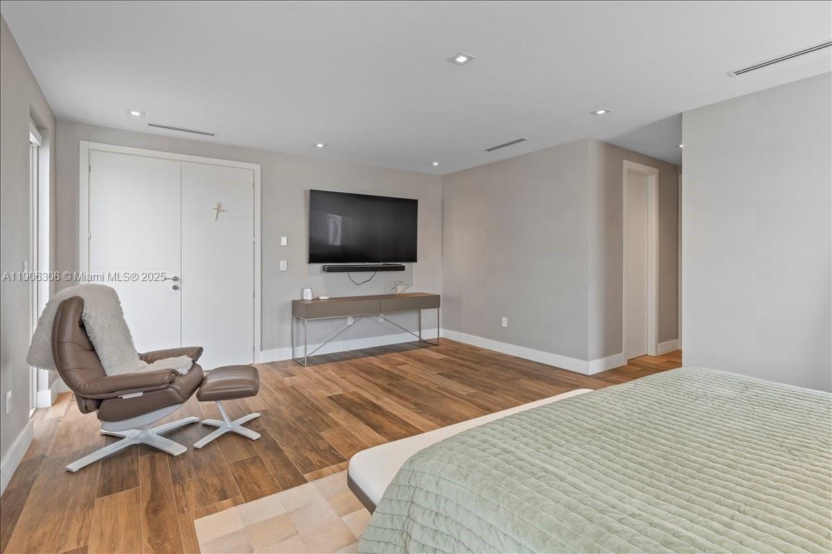 DORAL COMMONS RESIDENTIAL - Residential