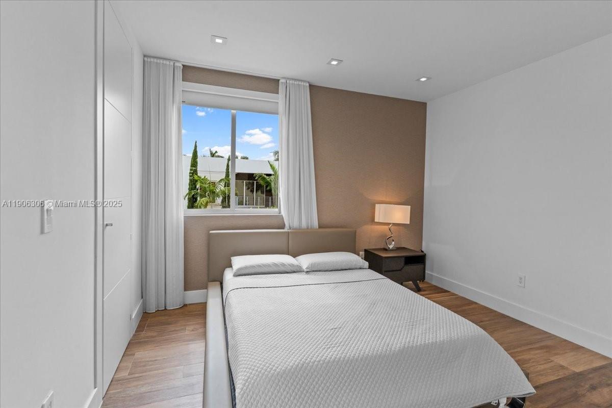 DORAL COMMONS RESIDENTIAL - Residential