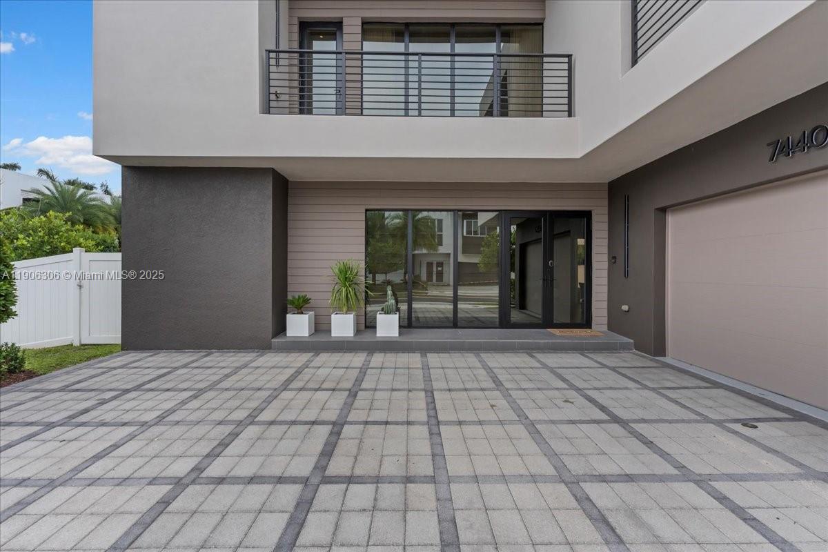 DORAL COMMONS RESIDENTIAL - Residential