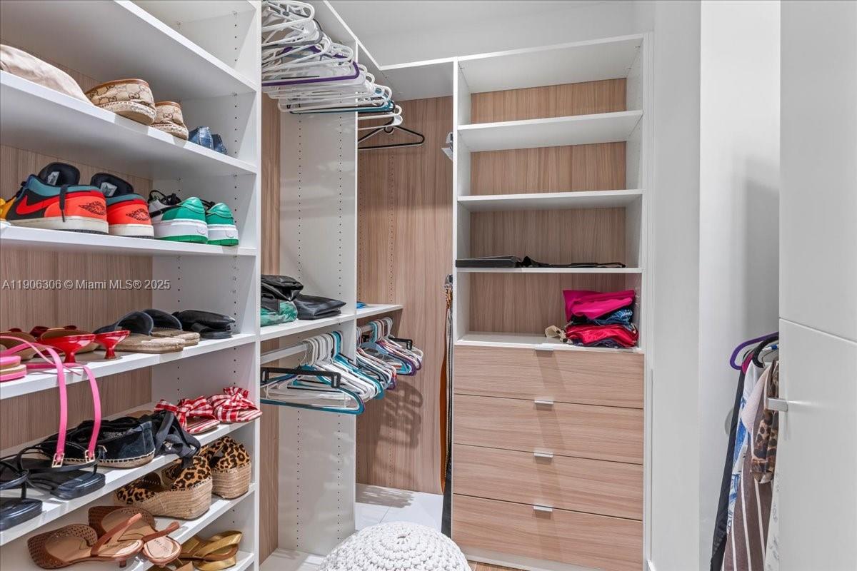 DORAL COMMONS RESIDENTIAL - Residential