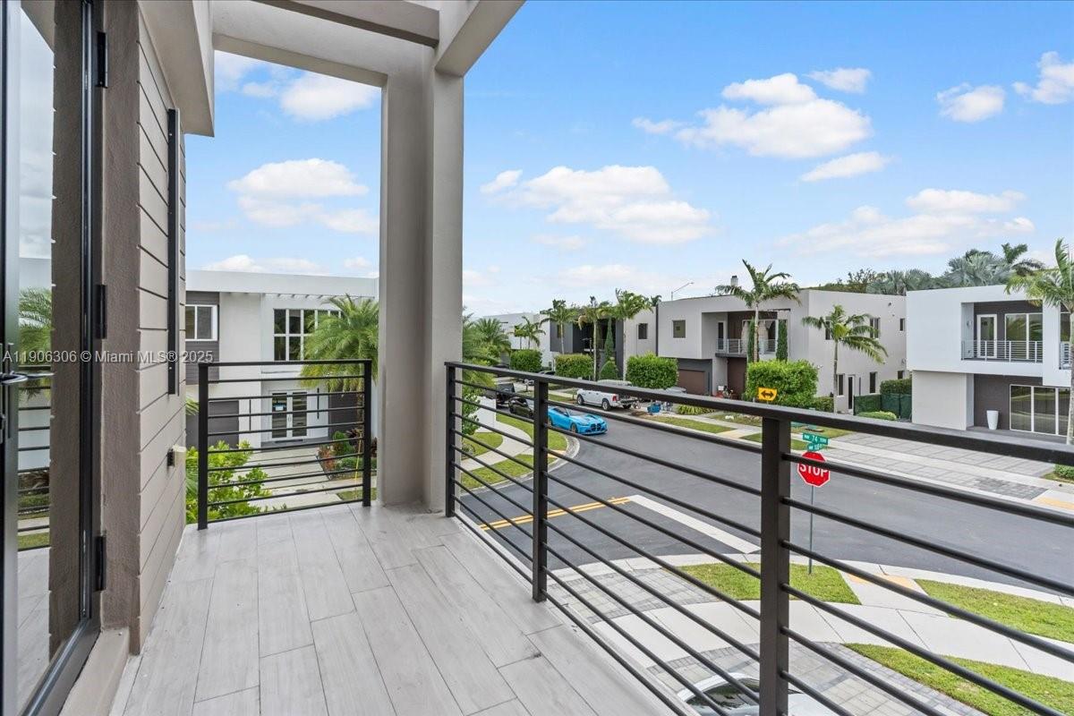 DORAL COMMONS RESIDENTIAL - Residential