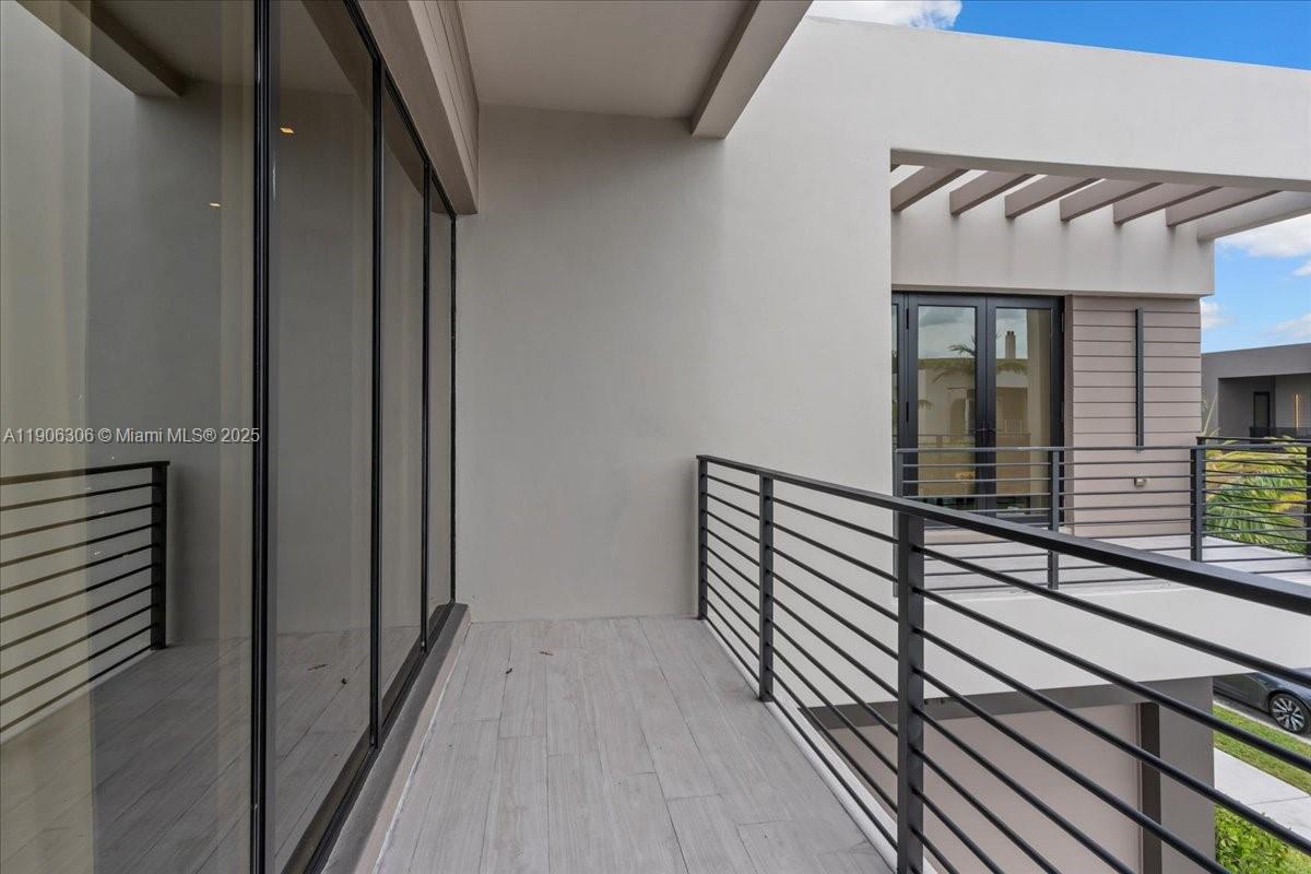 DORAL COMMONS RESIDENTIAL - Residential