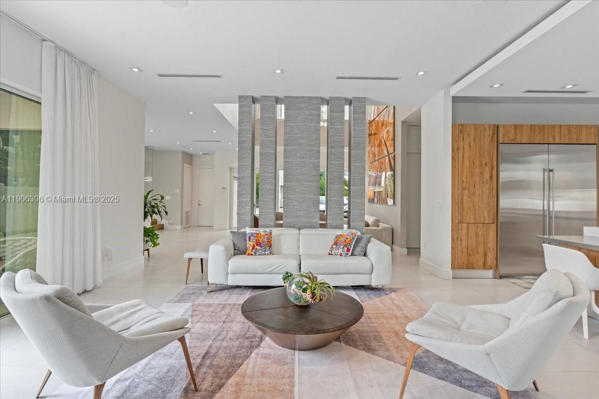 DORAL COMMONS RESIDENTIAL - Residential