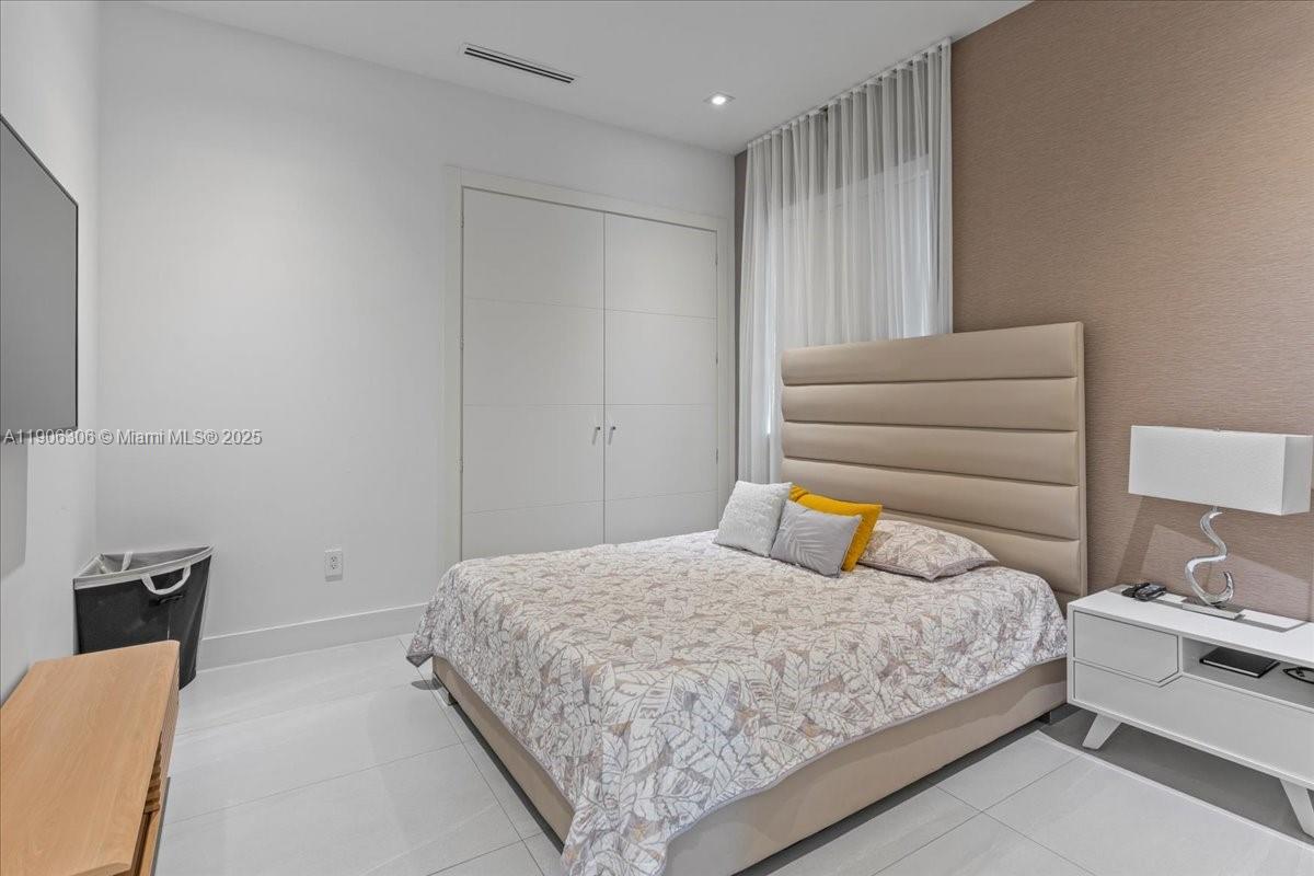 DORAL COMMONS RESIDENTIAL - Residential