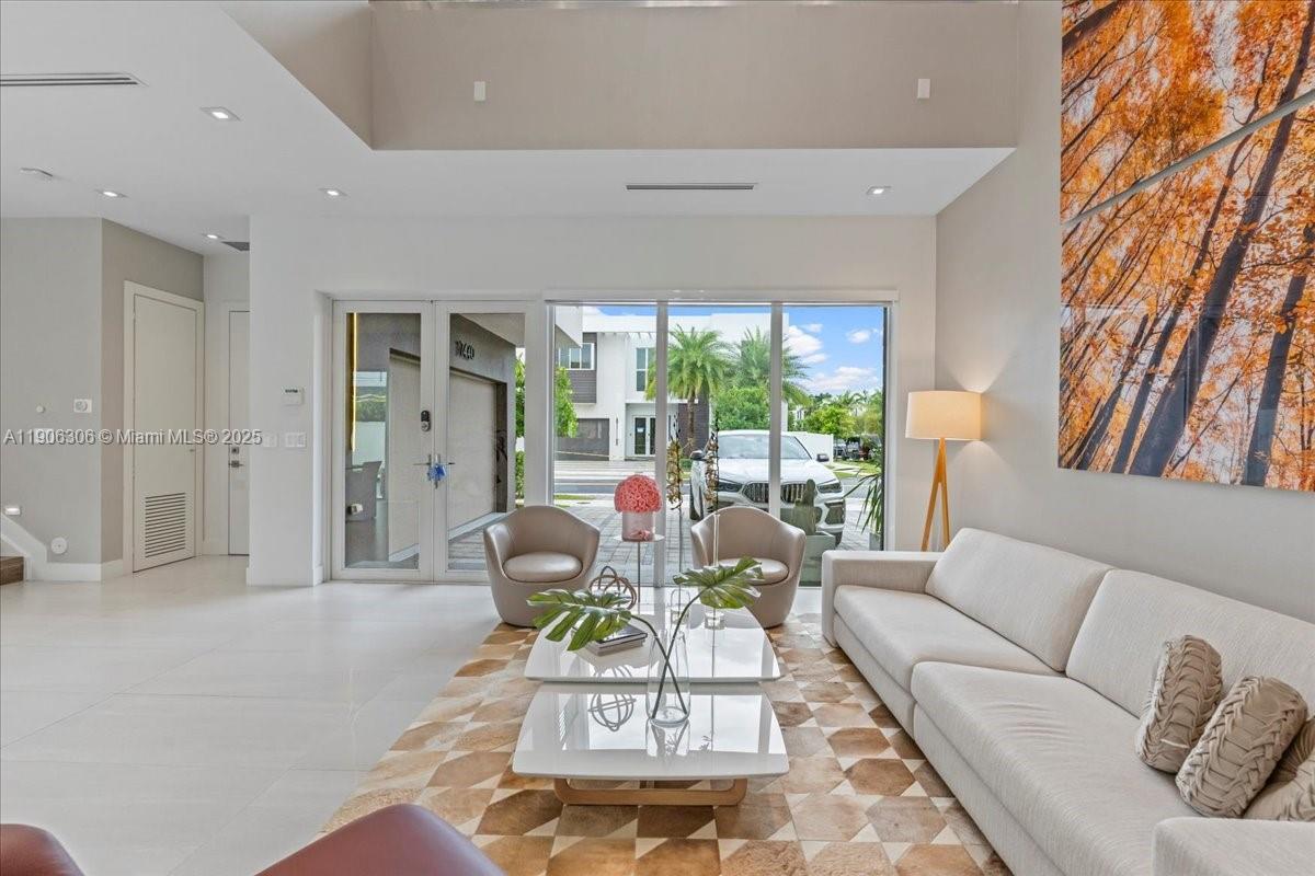 DORAL COMMONS RESIDENTIAL - Residential