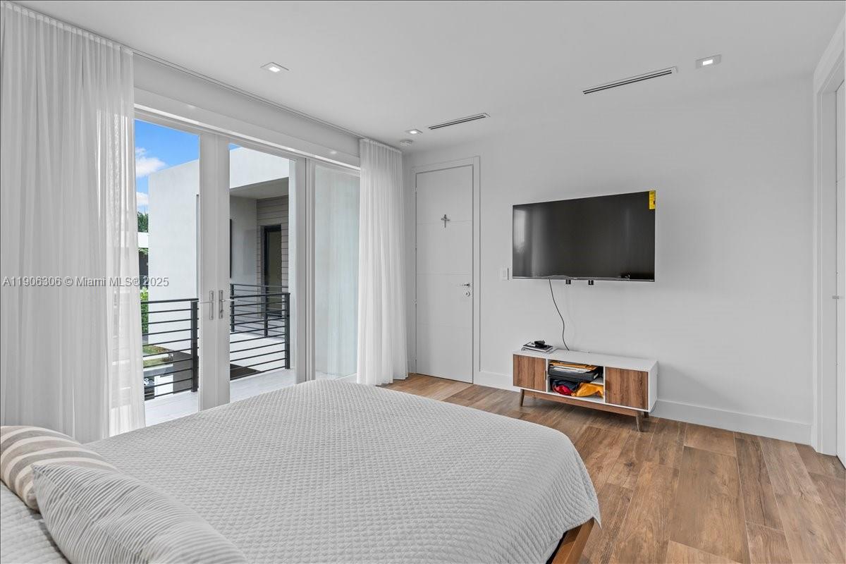 DORAL COMMONS RESIDENTIAL - Residential